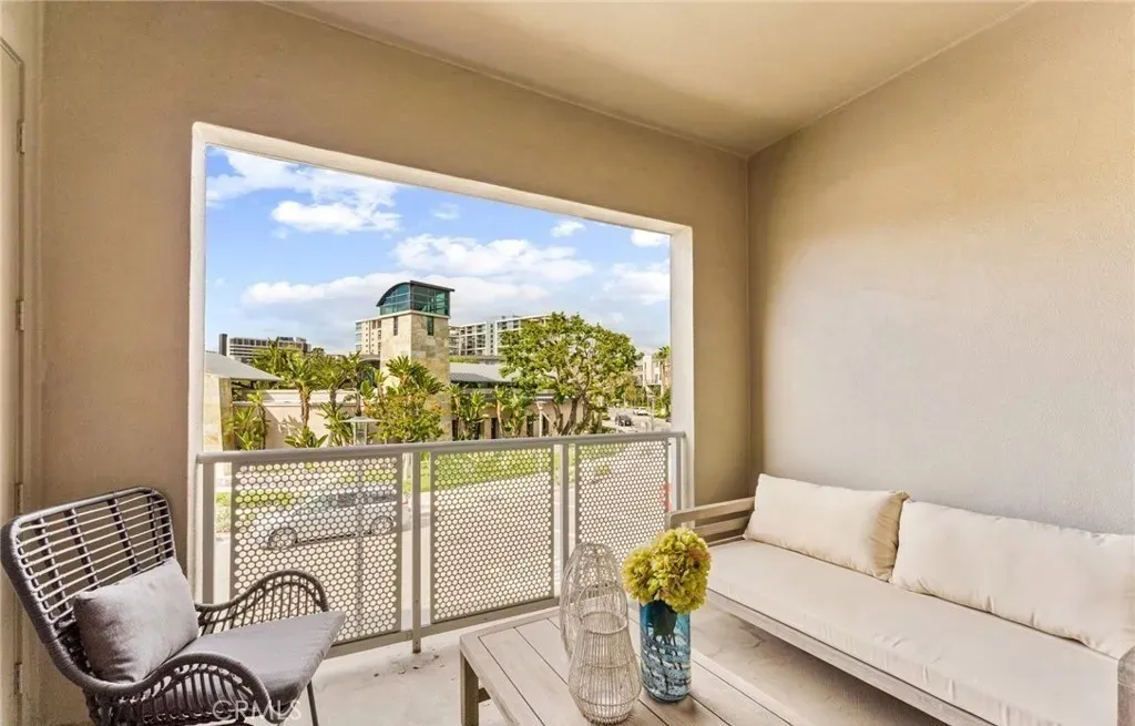 Irvine, California 92612, United States, 2 Bedrooms Bedrooms, ,3 BathroomsBathrooms,Residential,Active,233765