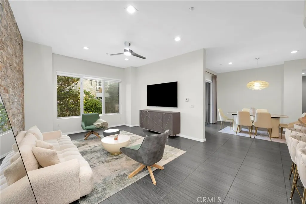 Irvine, California 92612, United States, 2 Bedrooms Bedrooms, ,3 BathroomsBathrooms,Residential,Active,233765