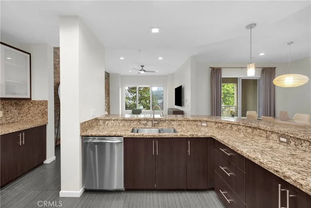 Irvine, California 92612, United States, 2 Bedrooms Bedrooms, ,3 BathroomsBathrooms,Residential,Active,233765