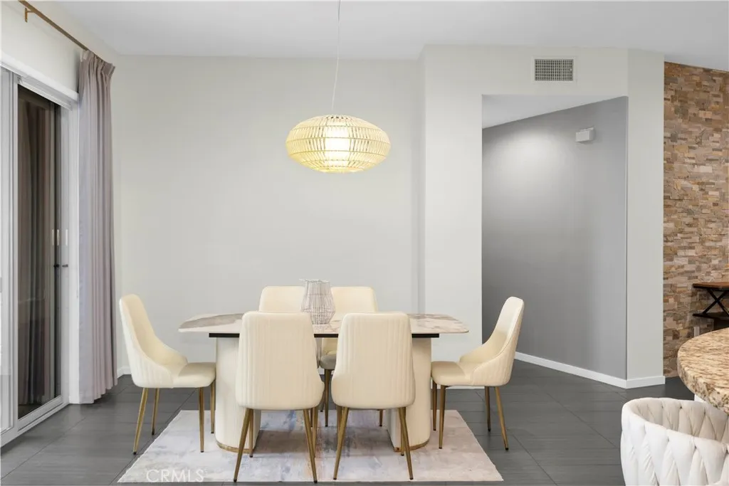 Irvine, California 92612, United States, 2 Bedrooms Bedrooms, ,3 BathroomsBathrooms,Residential,Active,233765