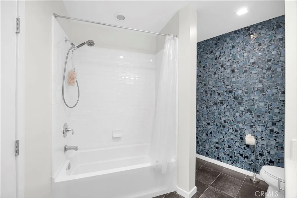 Irvine, California 92612, United States, 2 Bedrooms Bedrooms, ,3 BathroomsBathrooms,Residential,Active,233765