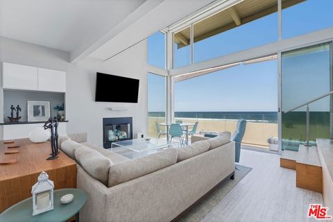 Photo of 1 Driftwood Street #5, Marina Del Rey, CA 90292 (MLS # 26768237)