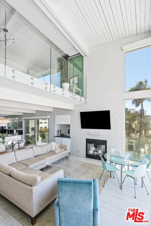 1 Driftwood Street 5