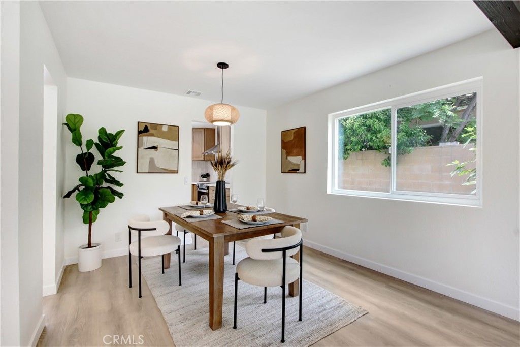 listing image 130723228554708306323