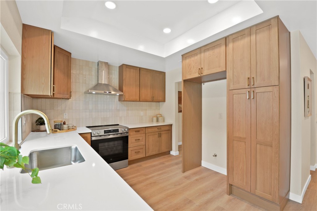 2583 King Way