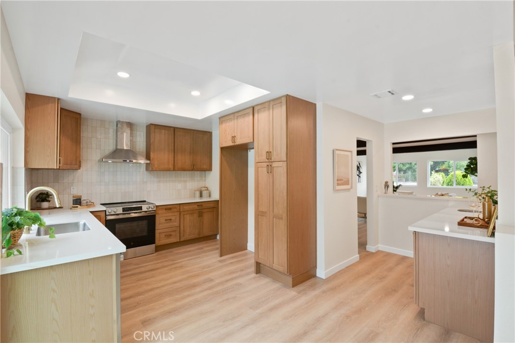 2583 King Way