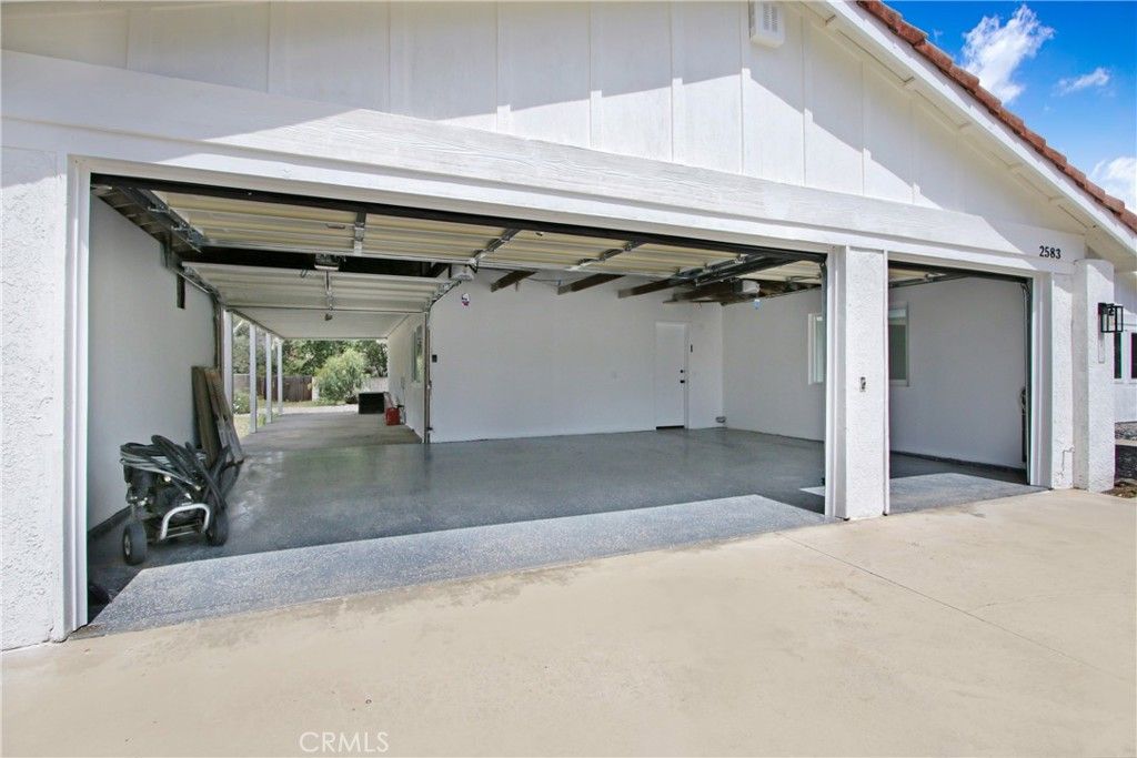 listing image 130726381996083915989
