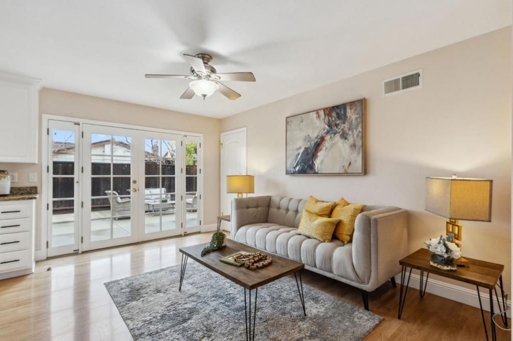listing image 130722769550671289983