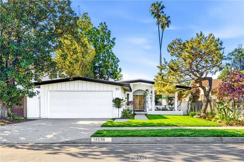 Photo of 14638 Margate St, Sherman Oaks, CA 91411 (MLS # SR26053103)