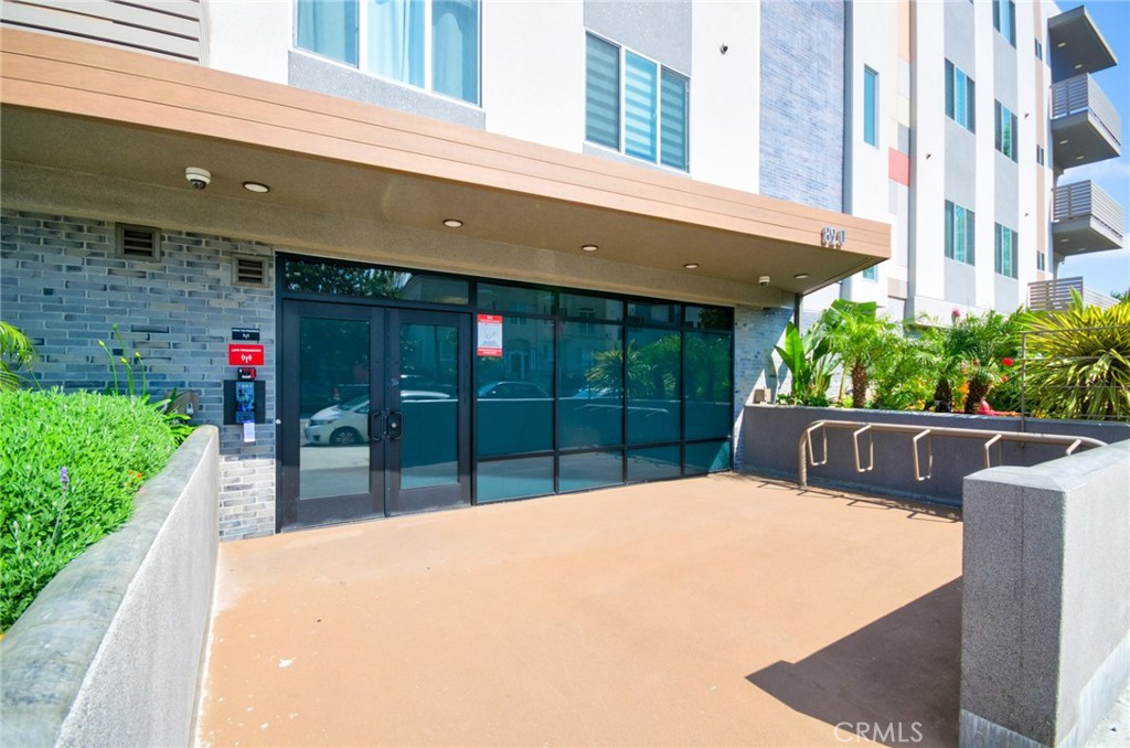 820 S Wilton Place 304