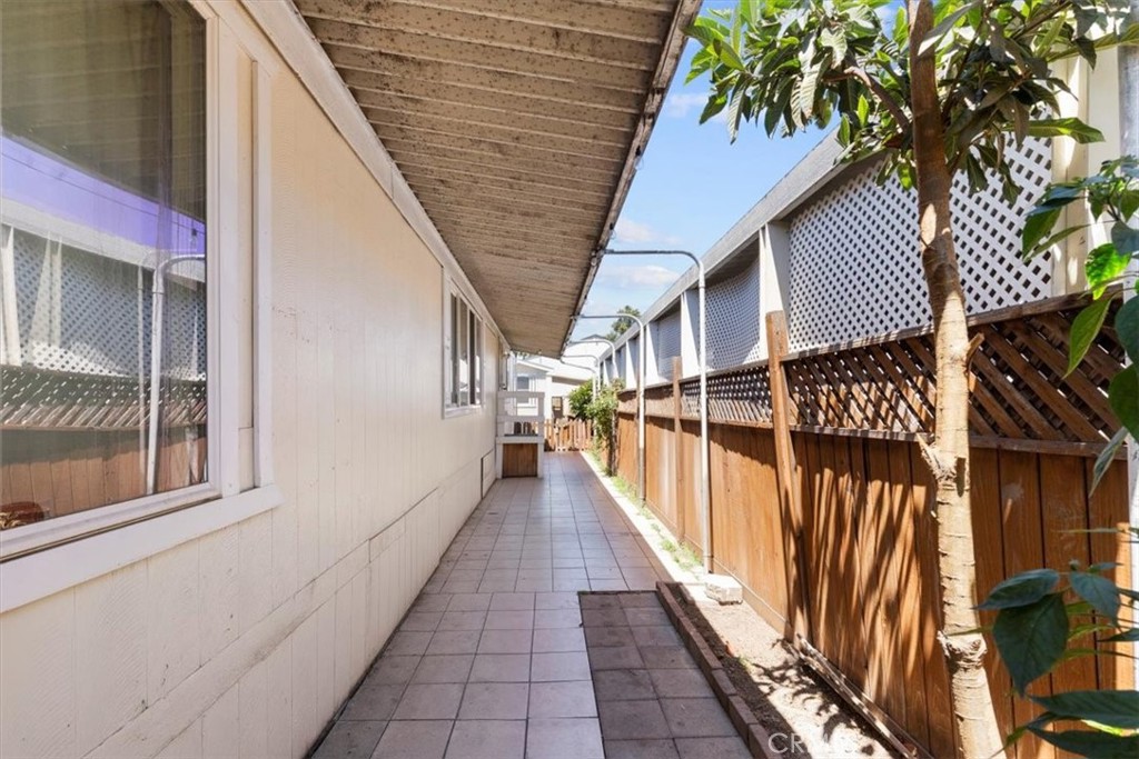 9080 Bloomfield Avenue 33