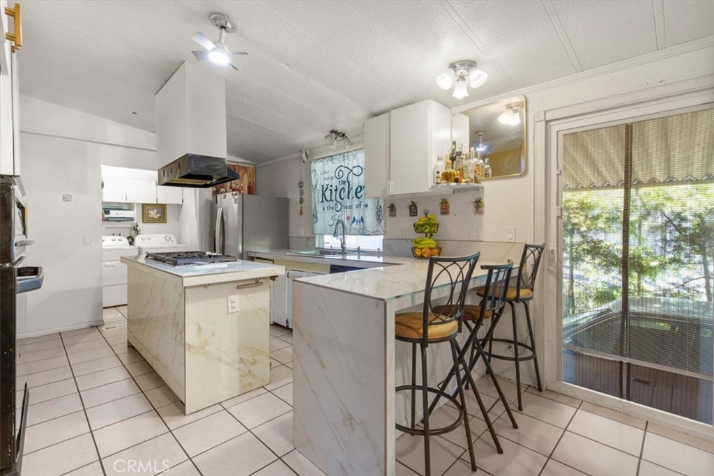 9080 Bloomfield Avenue 33