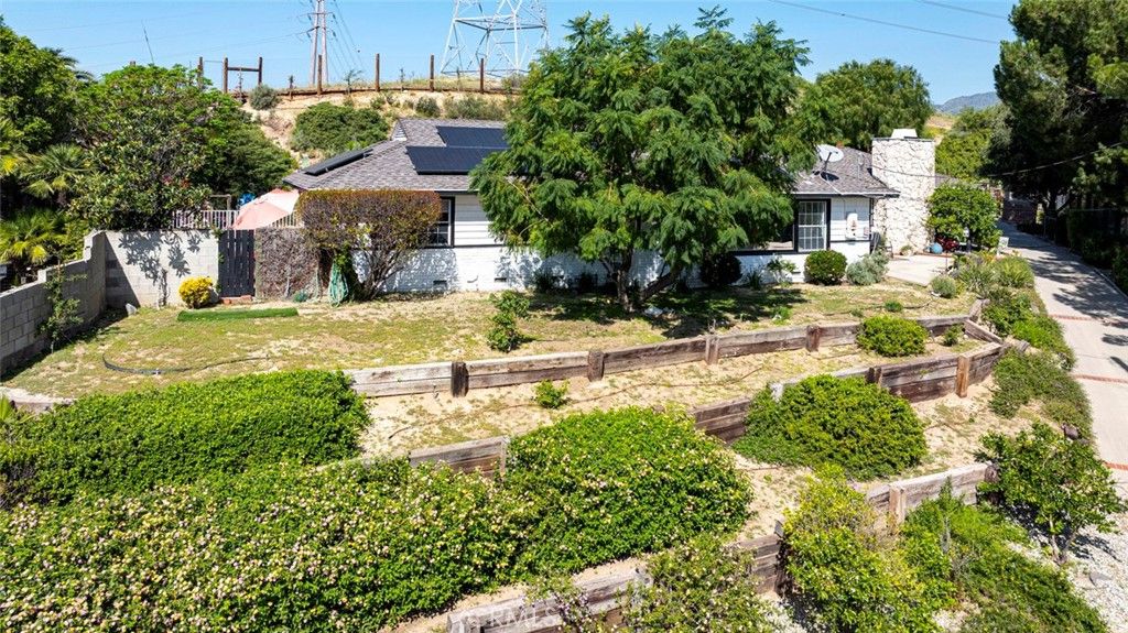 Photo of 10557 Mahoney Dr, Sunland, CA 91040 (MLS # BB26051437)