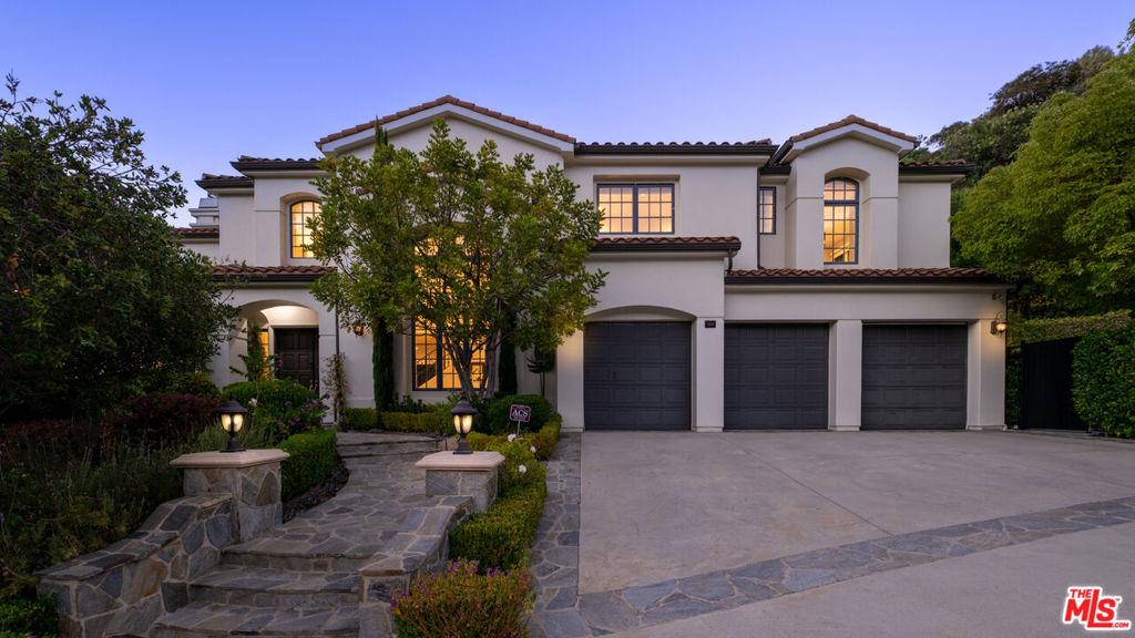 3686 Benedict Canyon Lane