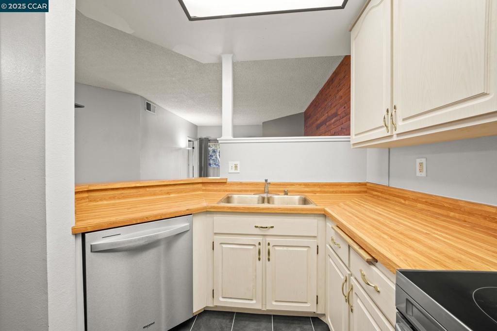 SOUTHGATE - Residential