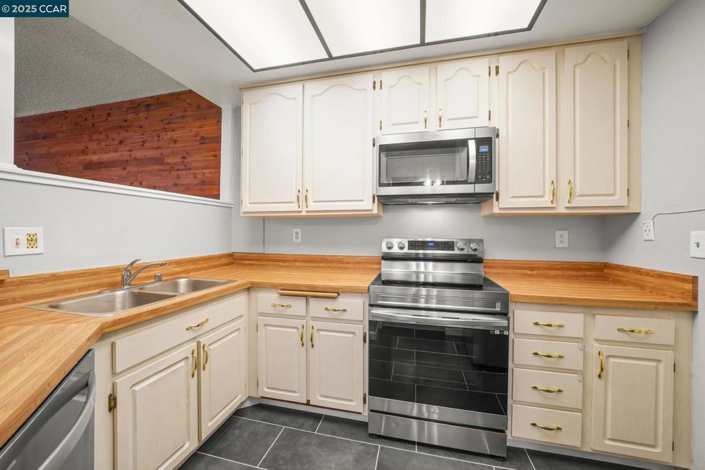SOUTHGATE - Residential