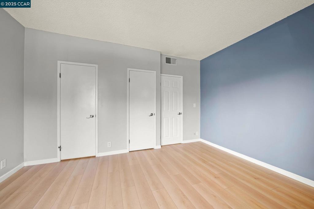 SOUTHGATE - Residential