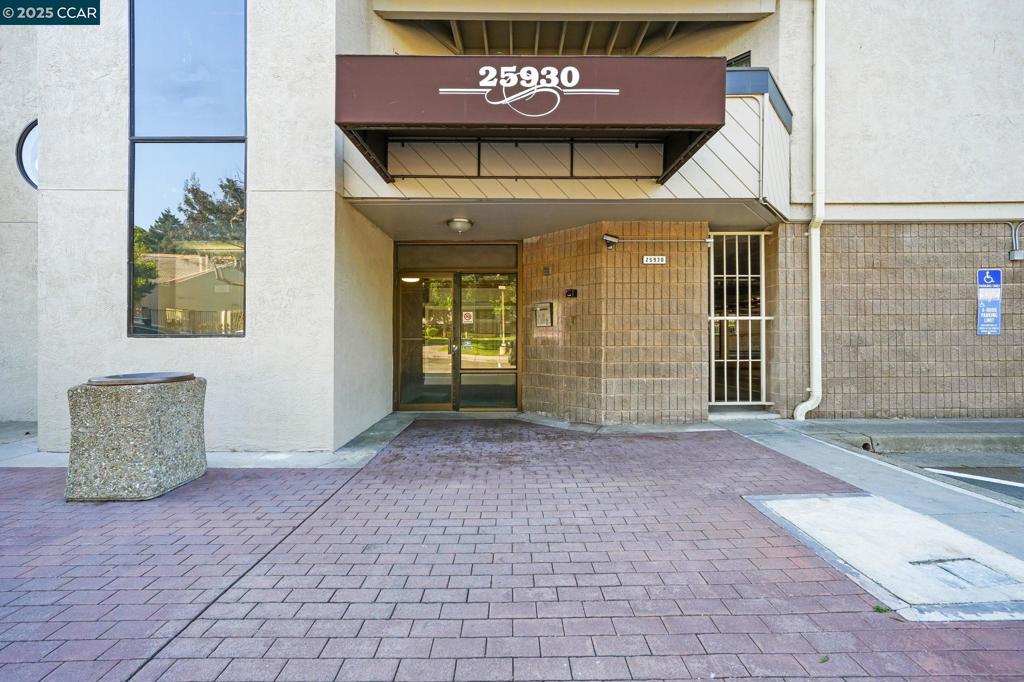 SOUTHGATE - Residential