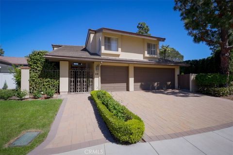 Photo of 10 Rue Valbonne, Newport Beach, CA 92660 (MLS # NP26083721)