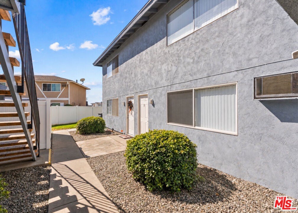 121 Greentree Lane