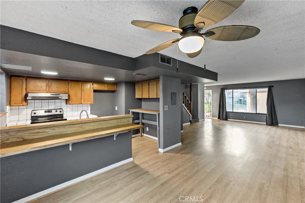 5188 W Ashlan