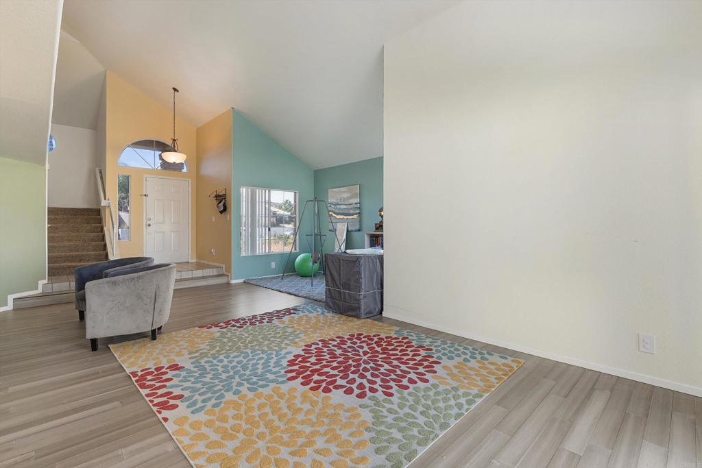 39082 Via Las Quintas