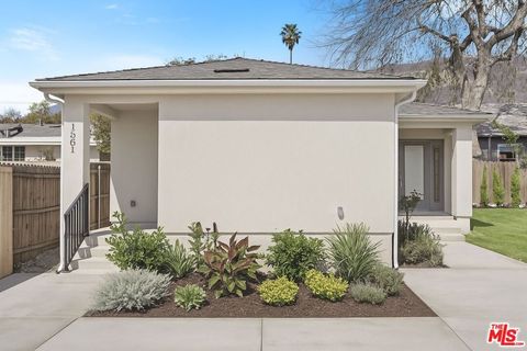 Photo of 1561 East Elizabeth Street, Pasadena, CA 91104 (MLS # 25550085)