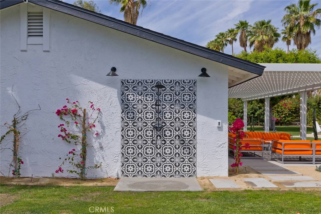 Los Compadres (33459) - Residential Lease