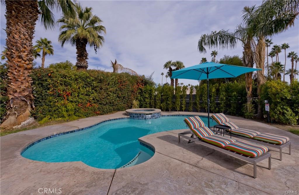 Los Compadres (33459) - Residential Lease
