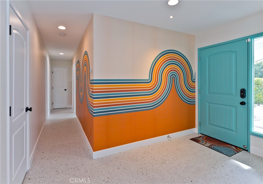 Los Compadres (33459) - Residential Lease