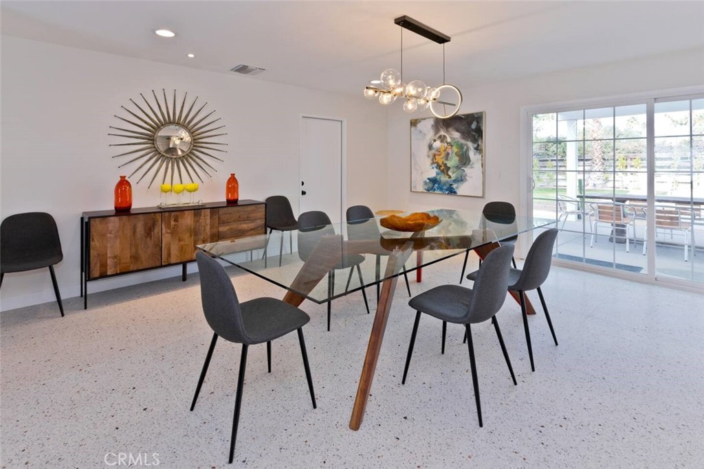 Los Compadres (33459) - Residential Lease