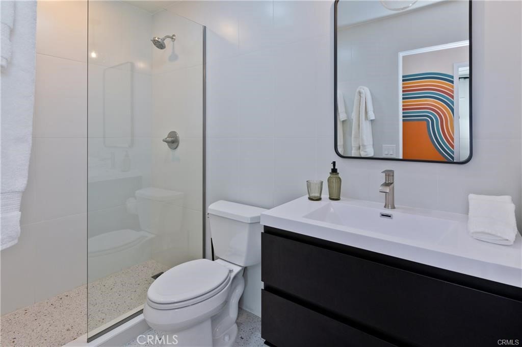Los Compadres (33459) - Residential Lease