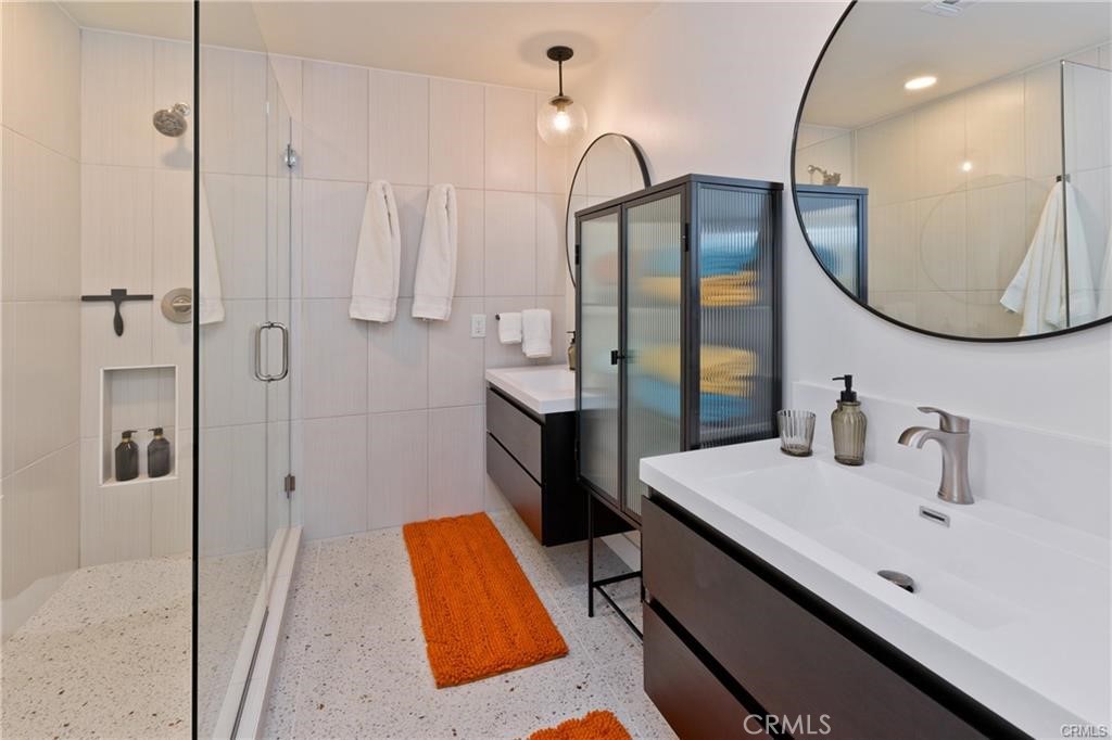 Los Compadres (33459) - Residential Lease