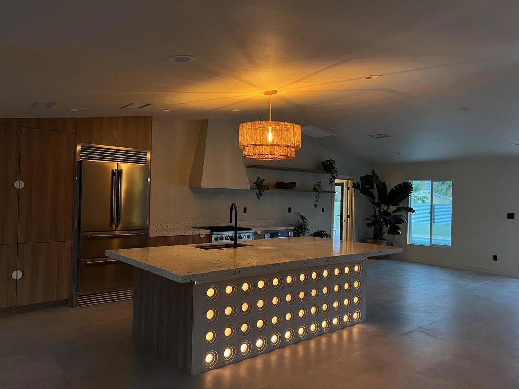 3864 E Cll San Raphael