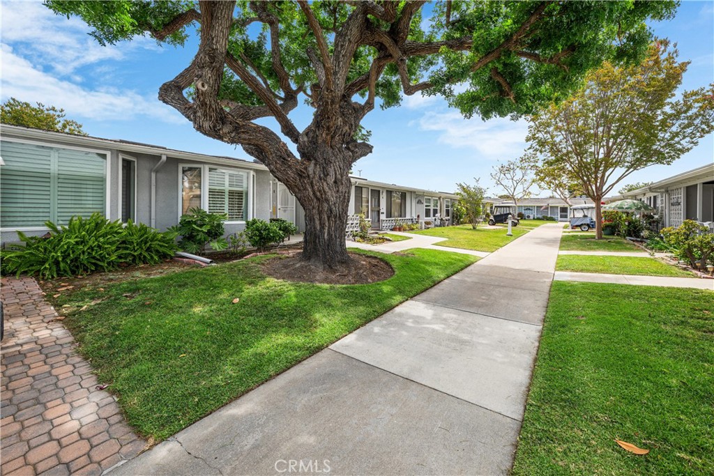 13701 Alderwood Lane W 29E