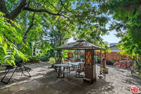 Tiny photo for 1347 N Mansfield Avenue, Los Angeles, CA 90028 (MLS # 26647153)