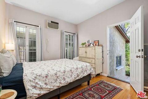 Tiny photo for 1347 N Mansfield Avenue, Los Angeles, CA 90028 (MLS # 26647153)