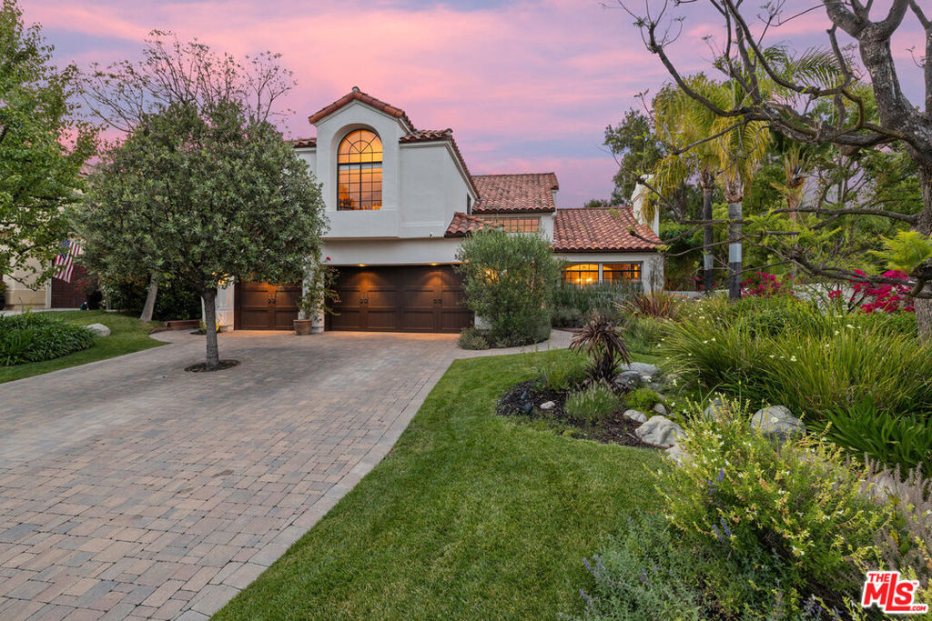5565 Eagle Point Circle
