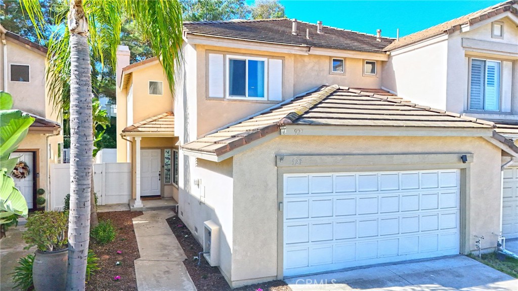927 S Lone Pine