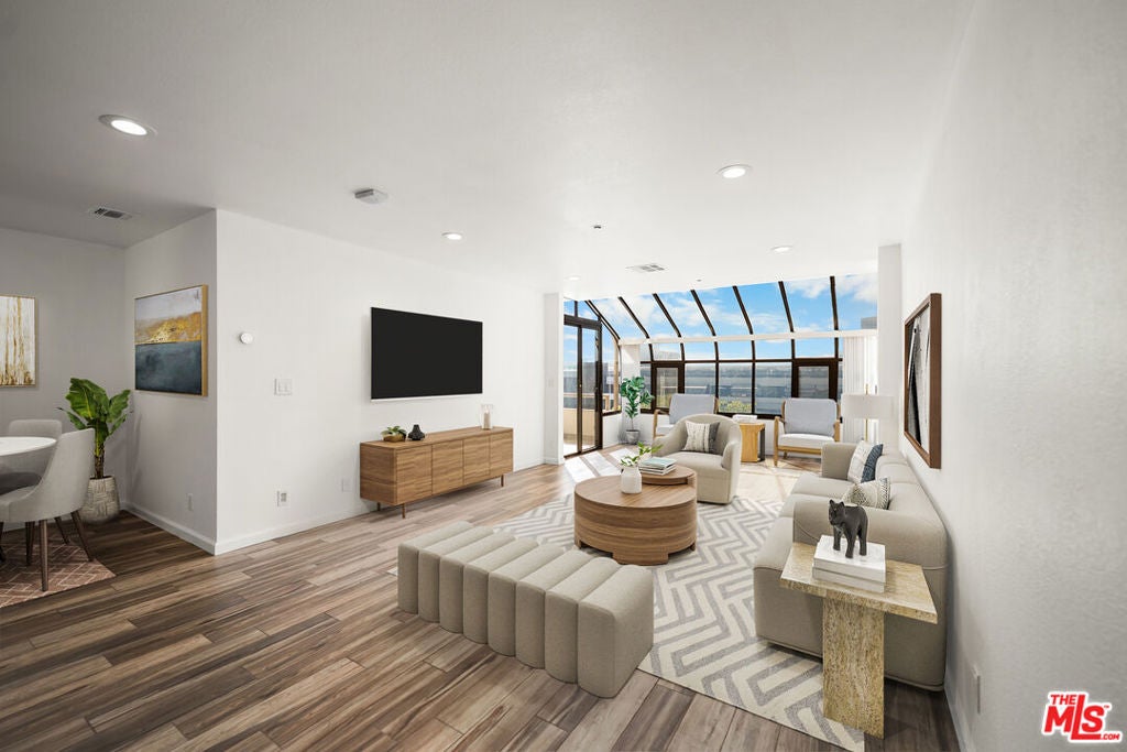 121 S Hope Street 518, Los Angeles CA 90012