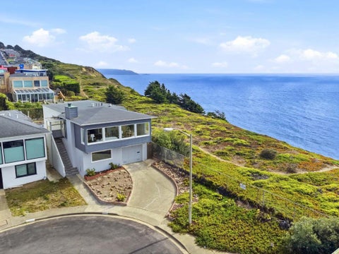 Photo of 60 Roslyn Court, Daly City, CA 94015 (MLS # ML82059603)