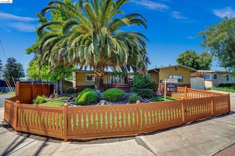 Photo of 2801 Richard Ave Ave, Concord, CA 94520 (MLS # 41133212)