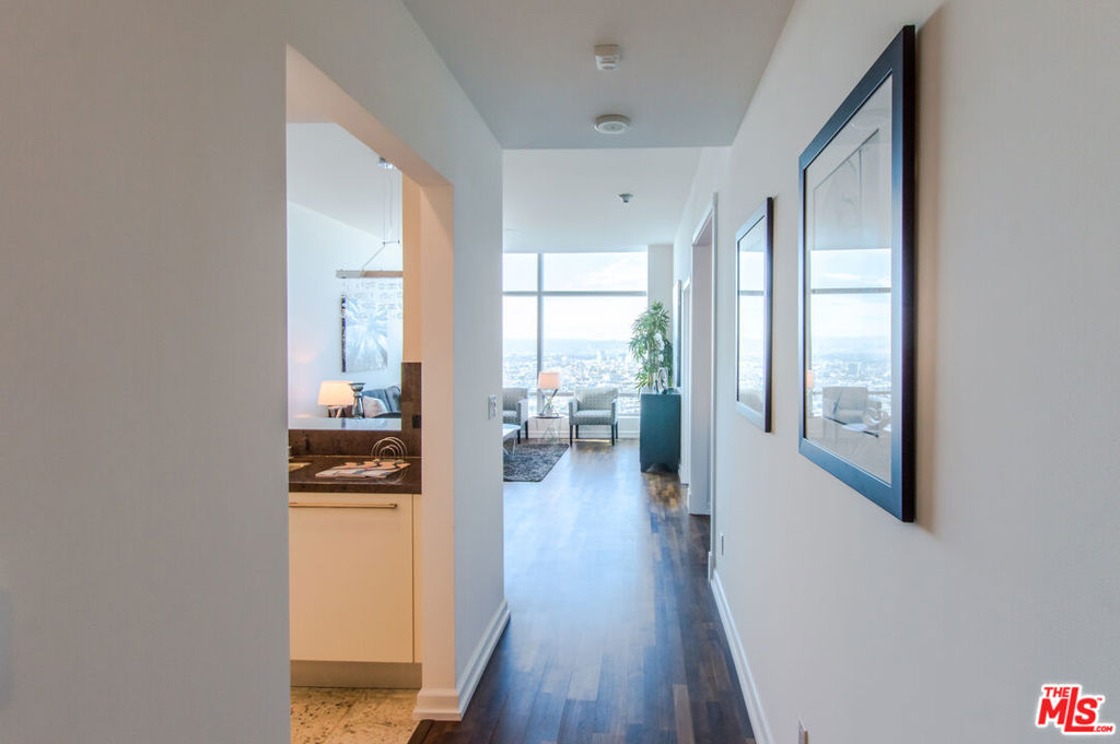 900 W Olympic Boulevard 31F