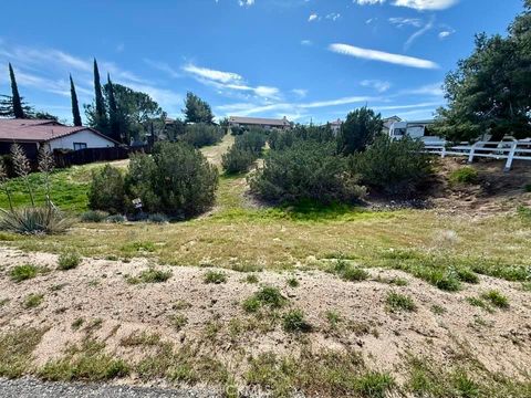 Photo of 39833428 Fairburn, Hesperia, CA 92345 (MLS # HD26053787)