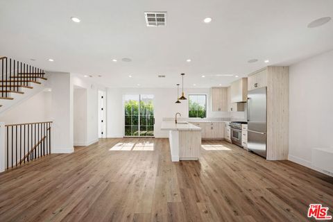 Photo of 5328 Agnes Avenue #1/2, Valley Village, CA 91607 (MLS # 26649839)