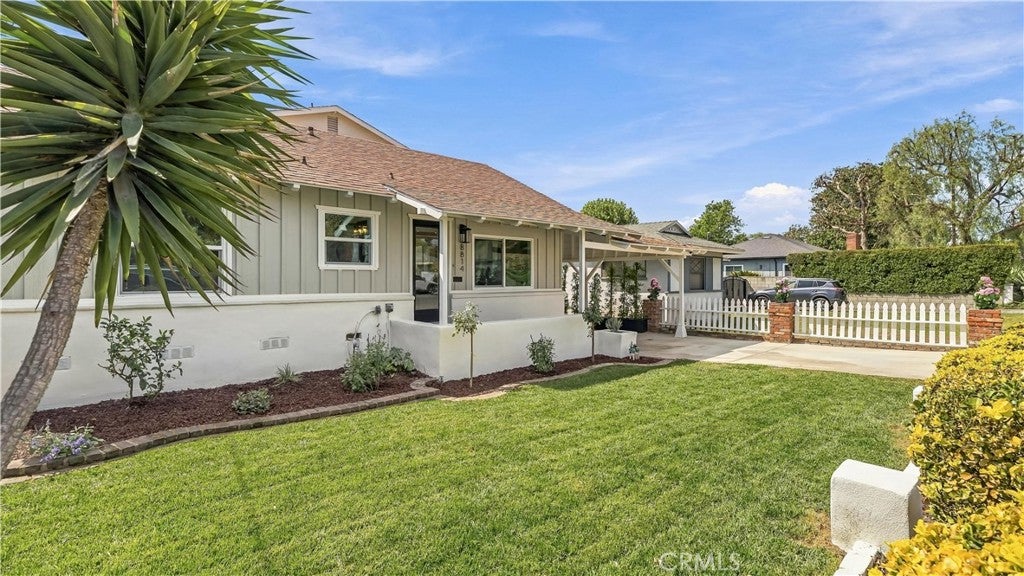 8814 Longden