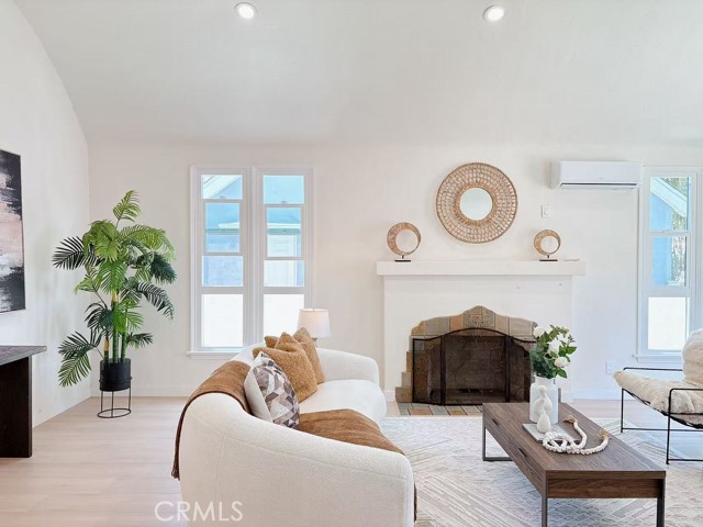 1040 W 64TH Street