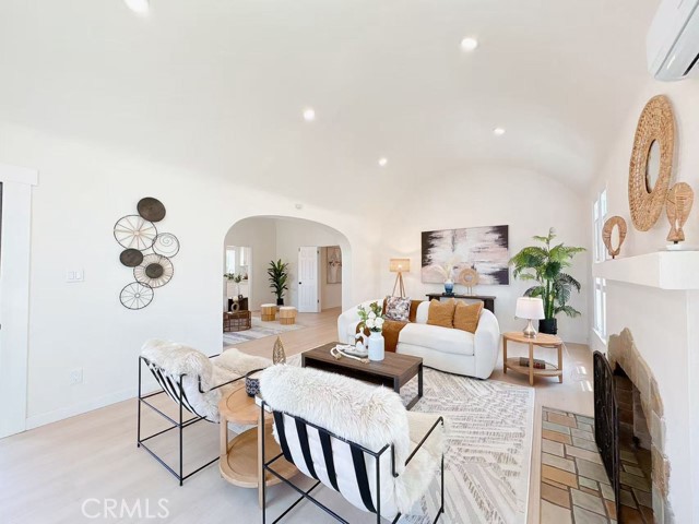 1040 W 64TH Street