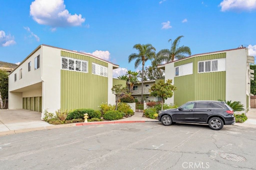 Photo of 1570 Via Capri #2, Laguna Beach, CA 92651 (MLS # OC26065798)