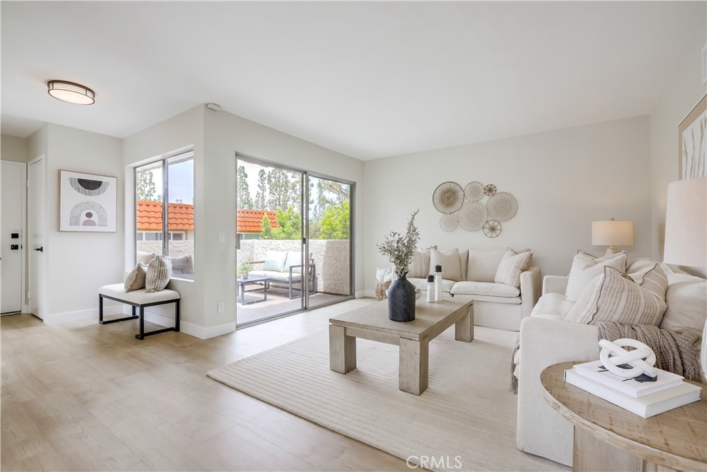 22701 Via Castilla